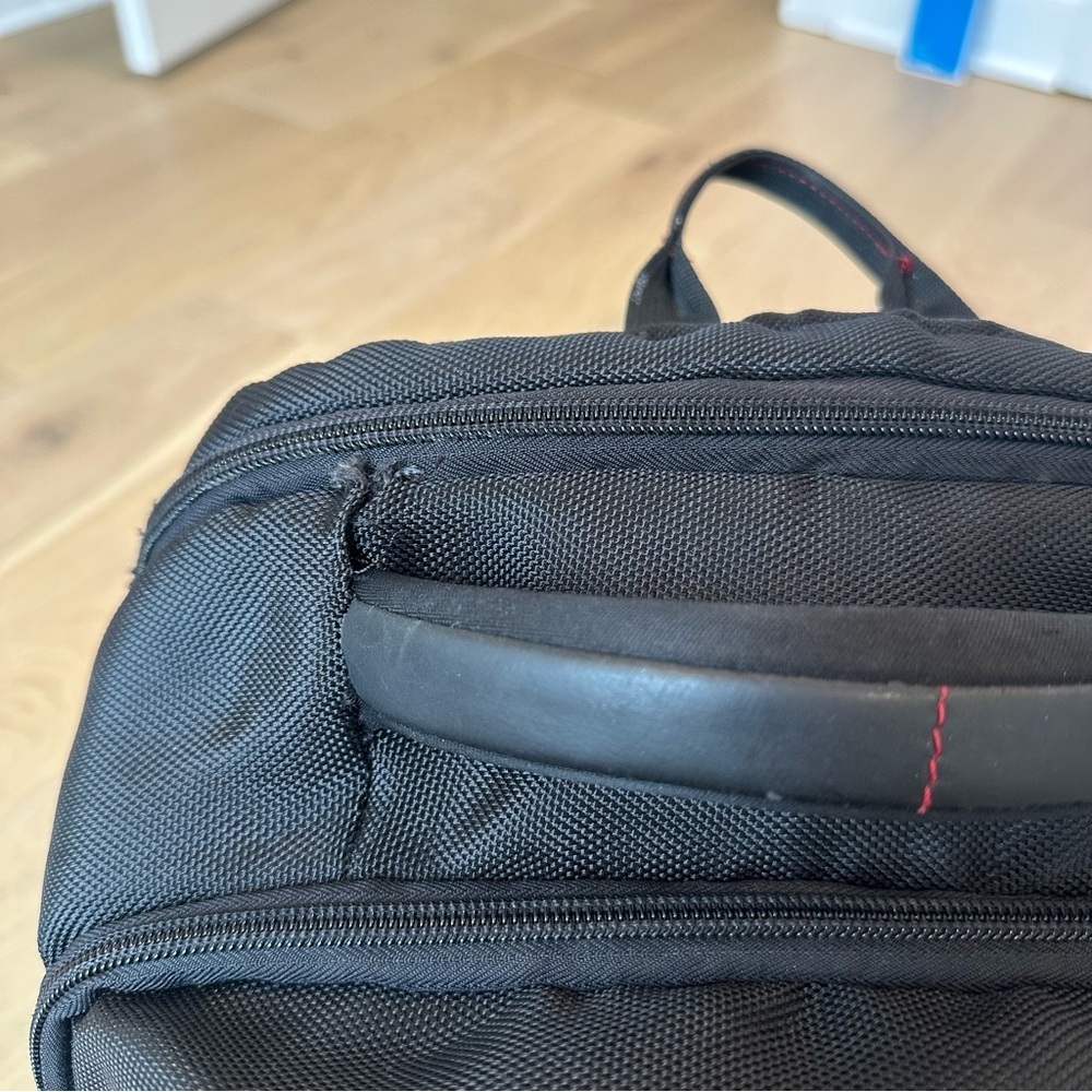 Samsonite Laptop Backpack Travel Work Office Black Pockets Zip TSA EUC - Picture 10 of 16